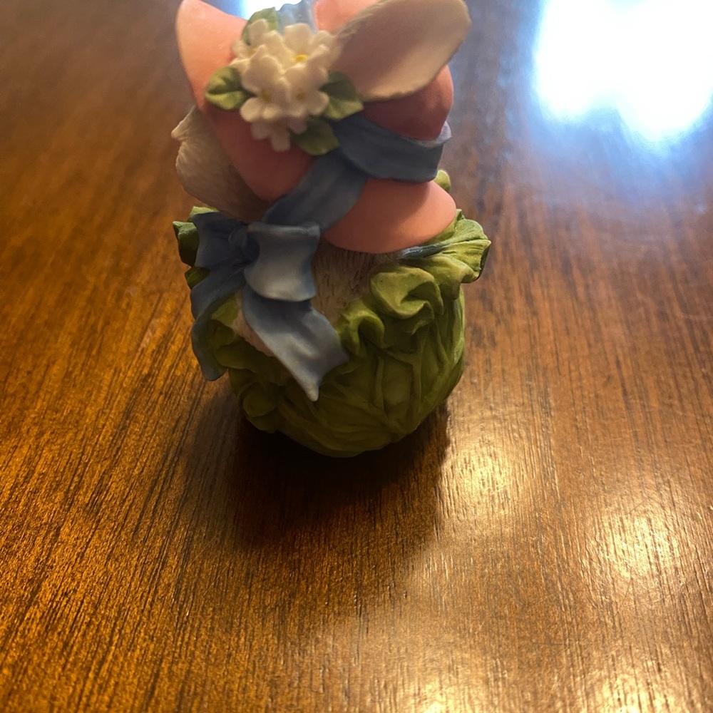 Adorable Bunny Figurines with Hats-1999 Priscilla Hillman 639451 - Picture 4 of 11